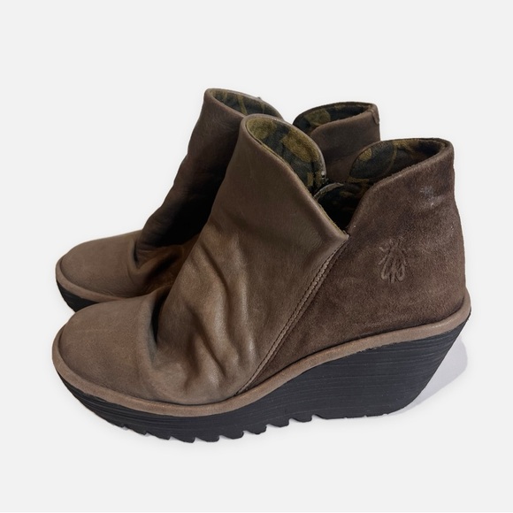 FLY London | Yip Boot - Picture 1 of 8